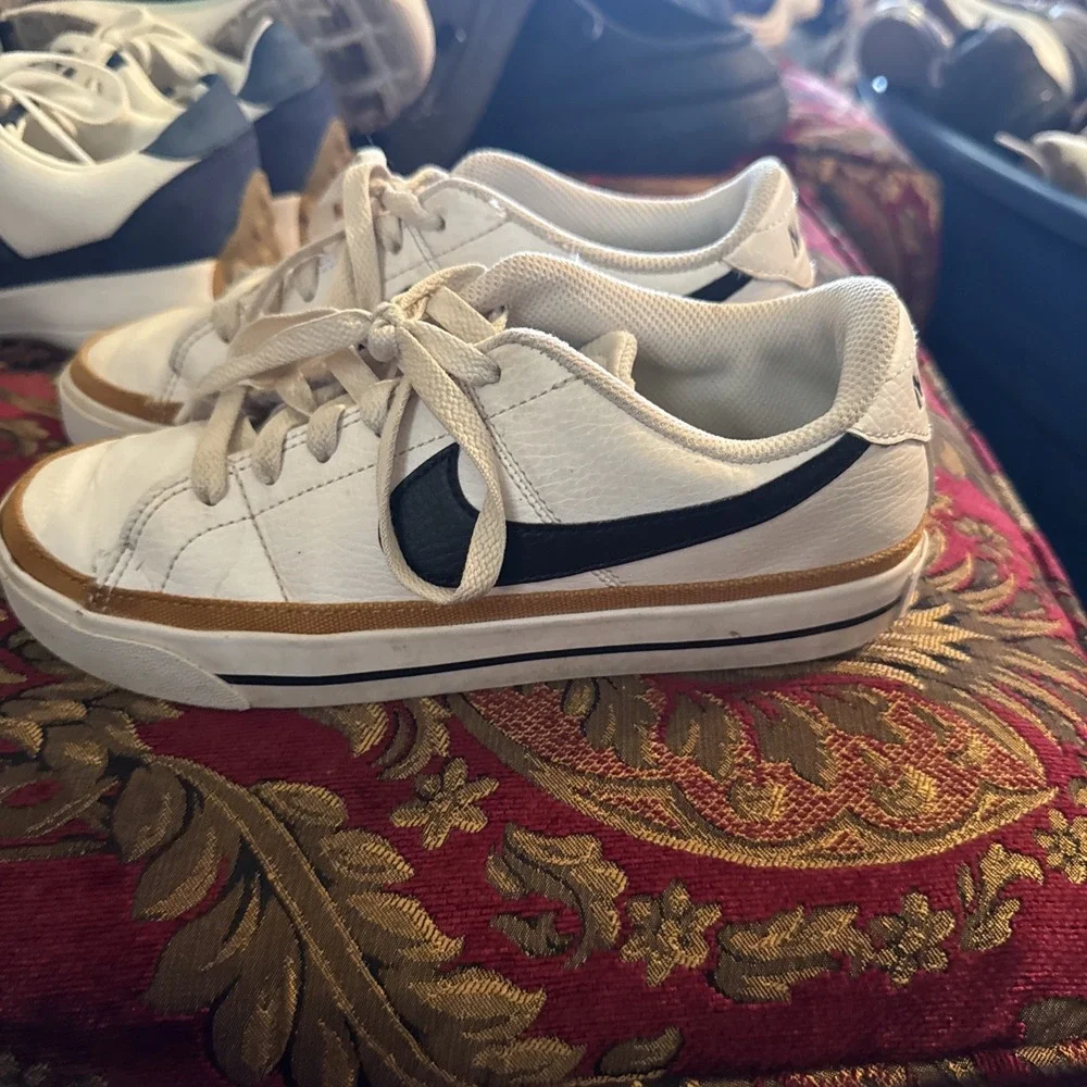 Nike Court Legacy Next Nature Casual Shoes Sneakers Size 6 Youth